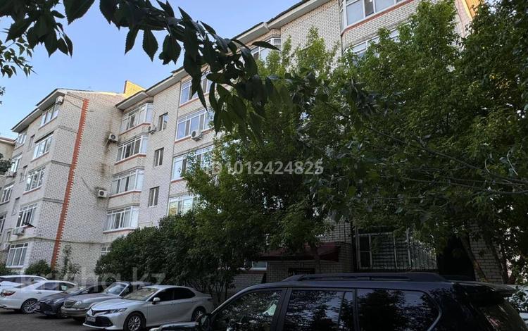 3-комнатная квартира · 82.9 м² · 3/5 этаж, мкр Кунаева 74 за 35.5 млн ₸ в Уральске — фото 2