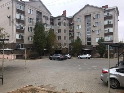 3-бөлмелі пәтер, 76.4 м², 1/5 қабат, мкр Жилгородок, Маресьева 2Е, бағасы: 35 млн 〒 в Актобе, мкр Жилгородок