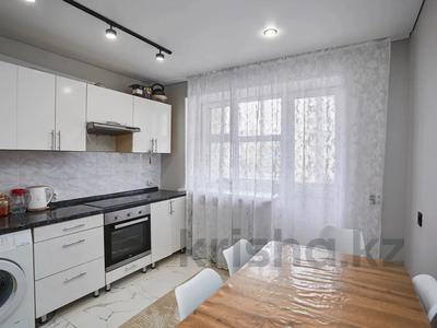 3-комнатная квартира, 80 м², 4/5 этаж, Азербаев за 31.5 млн 〒 в Астане, Алматы р-н