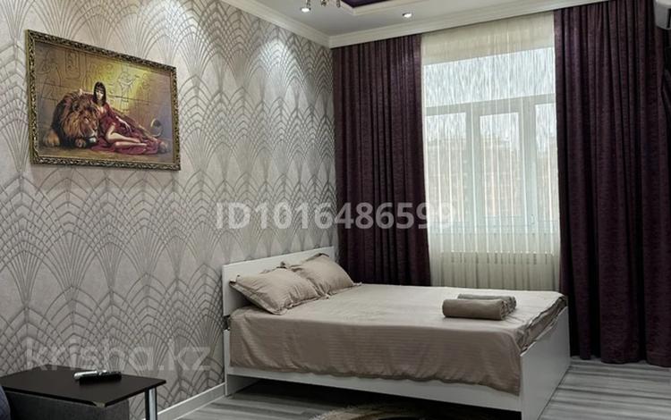 1-комнатная квартира · 56 м² · 11/14 этаж, 17-й мкр 6 за 200 000 ₸ в Актау — фото 2