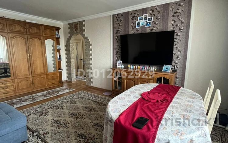 3-бөлмелі пәтер · 69 м² · 9/10 қабат, Шакарима 84 А, бағасы: 35 млн ₸ в Семее — фото 2