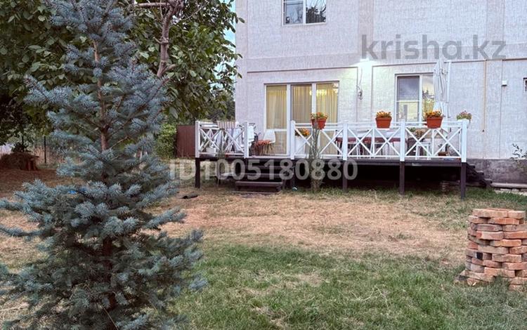 Отдельный дом · 6 комнат · 240 м² · 20 сот., Маметова за 107 млн 〒 в Бирлик — фото 2