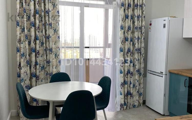 1-комнатная квартира · 50 м² · 15/18 этаж, Мангилик Ел 47 за 280 000 ₸ в Астане, Есильский р-н — фото 2