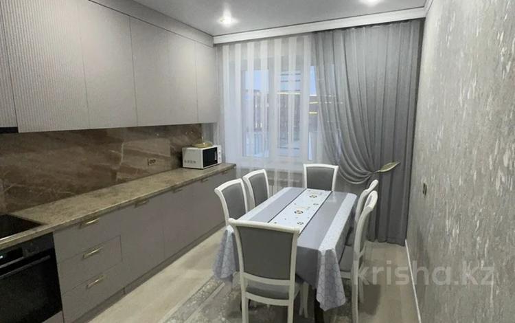 2-бөлмелі пәтер · 70 м² · 3/7 қабат, А.Бвитурсынова 49, бағасы: 40 млн ₸ в Астане, Сарайшык р-н — фото 2