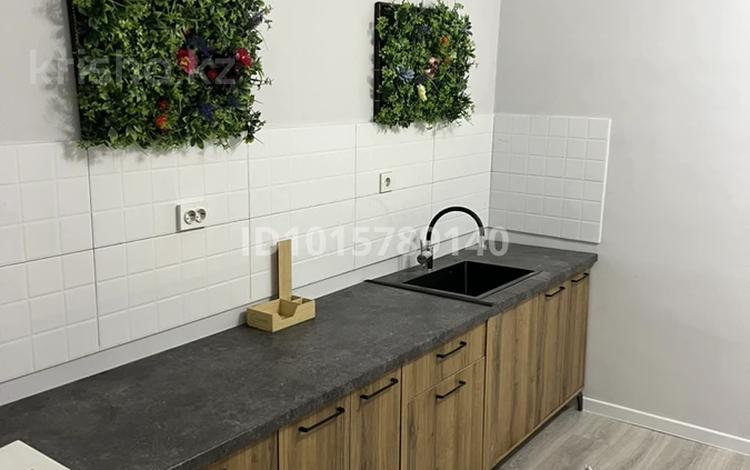 2-комнатная квартира · 60 м² · 9/13 этаж, Тауелсиздик 34/9 за 31.5 млн ₸ в Астане, Алматы р-н — фото 2