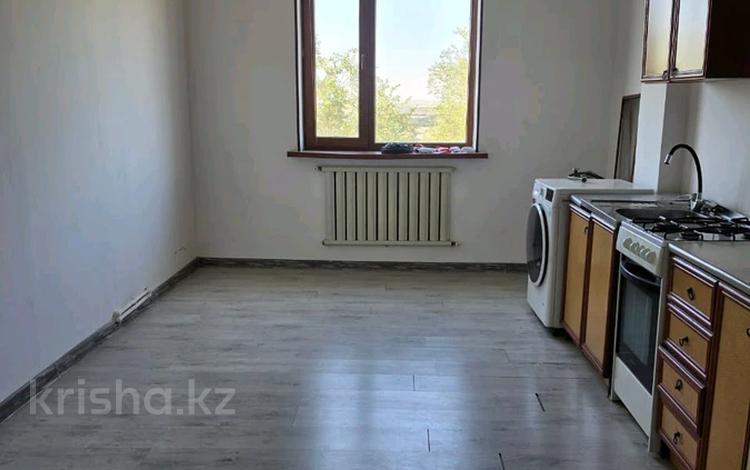 3-комнатная квартира · 118 м² · 3/4 этаж, АКНМ 1а за 250 000 ₸ в  — фото 2