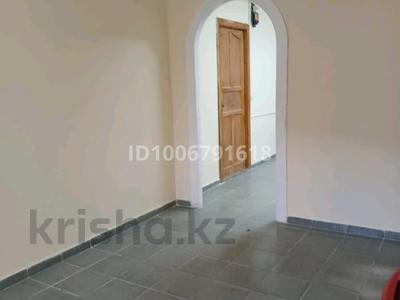 Офисы, магазины и бутики, склады, общепит, салоны красоты · 42 м² за 100 000 〒 в Семее, Красный Кордон