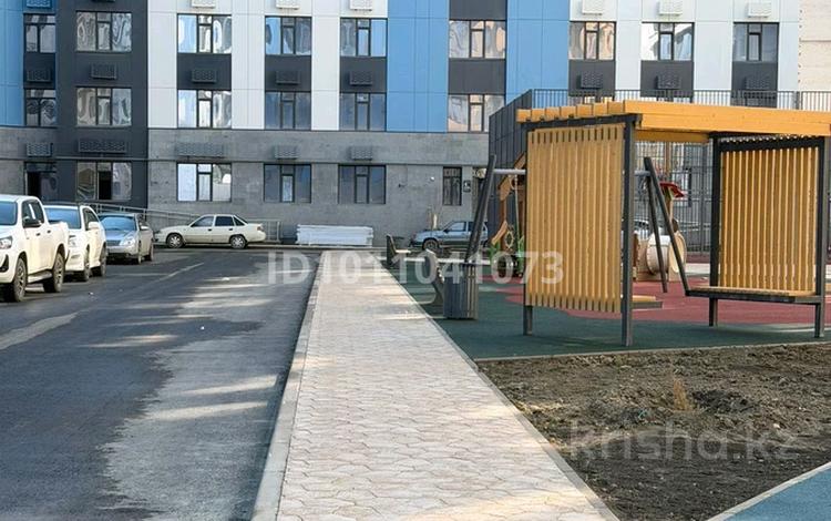 2-комнатная квартира · 67.7 м² · 7/9 этаж, мкр Нурсая, Султан Бейбарыс 437 — Городской инфекционный больницы, школы СТГ за 25 млн 〒 в Атырау — фото 2