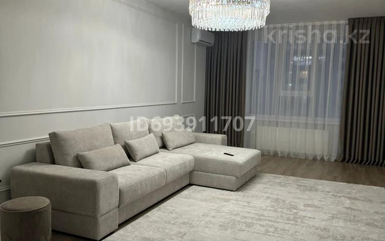 3-комнатная квартира, 102 м², 3/12 этаж, Абая 165/1 — Ислам Каримова 203