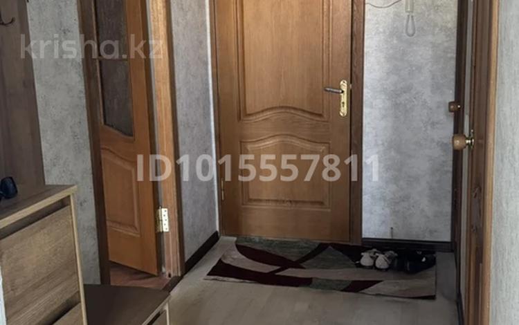 1-комнатная квартира · 34.9 м² · 5/5 этаж, мкр 8 — Остановка 8мкр, жубанова университет, медицинский университет, байшева, 1школа , асерас, дару , жд управление за 10.5 млн ₸ в Актобе — фото 2