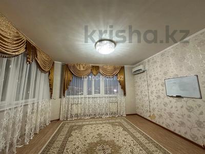 3-бөлмелі пәтер · 100 м² · 4/10 қабат, мкр. Алтын орда, Молдагулова 58 — Молдагулова-Баишева, бағасы: 27 млн ₸ в Актобе