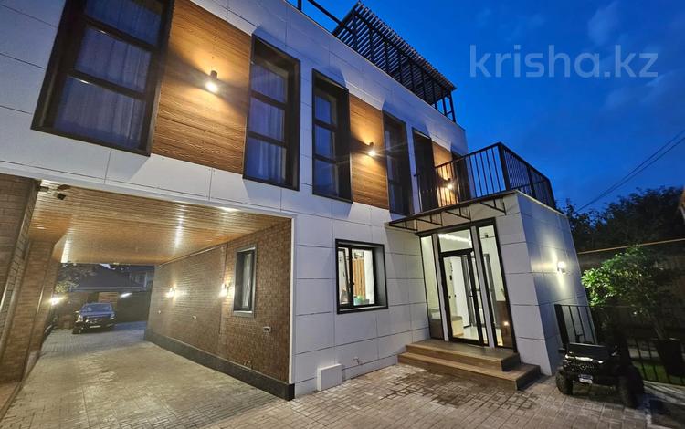 Отдельный дом · 4 комнаты · 300 м² · 4 сот., Самым Кар 3 за 4 млн 〒 в Алматы — фото 2