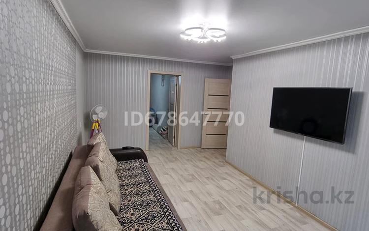 3-комнатная квартира, 60 м², 2/5 этаж, Каирбекова 409 за 21 млн 〒 в Костанае — фото 2
