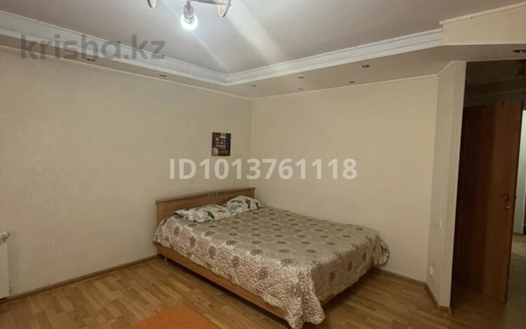 1-комнатная квартира · 40 м² · 2/9 этаж, мкр Новый Город, Назарбаева 45 за 11 000 ₸ в Караганде, Казыбек би р-н — фото 2