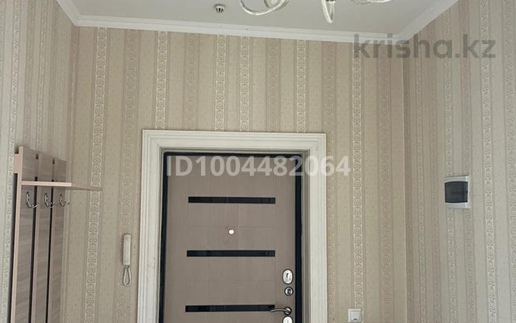 2-комнатная квартира · 60 м² · 11/15 этаж, Иманова 41 за 300 000 ₸ в Астане, р-н Байконур — фото 2