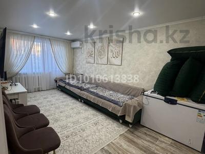 3-бөлмелі пәтер · 62 м² · 3/5 қабат, Майкудук, 16й микрорайон 20 — перед школой 76, бағасы: 18 млн ₸ в Караганде, Алихана Бокейханова р-н