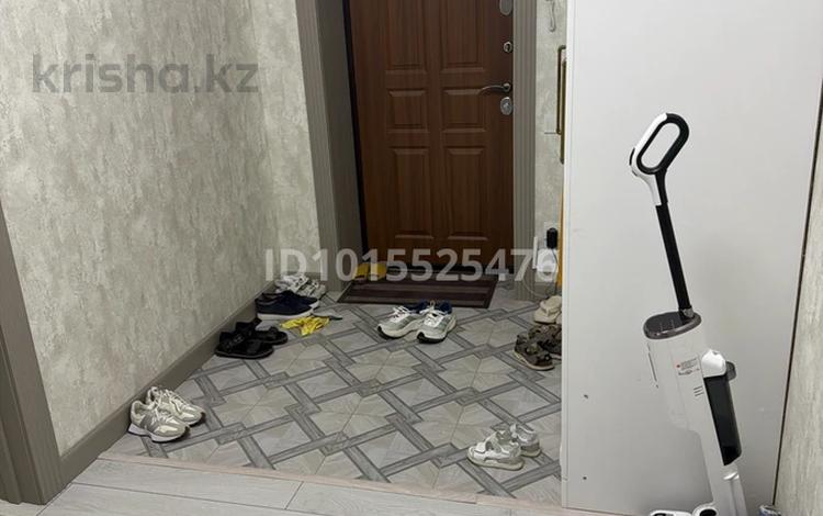 3-комнатная квартира · 60 м² · 1/5 этаж, мкр 8 296/1 за 27 млн ₸ в Актобе — фото 2