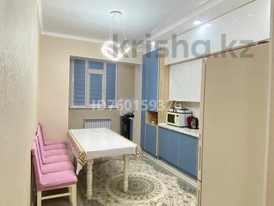 2-комнатная квартира · 80 м² · 6/9 этаж · помесячно, 19-й мкр, 19-ш/а. 27 за 220 000 〒 в Актау, 19-й мкр