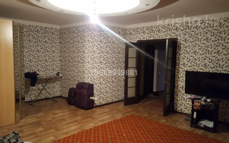 2-бөлмелі пәтер, 70 м², 3/9 қабат ай сайын, Туркестан 4А, бағасы: 200 000 〒 в Астане, Есильский р-н — фото 2