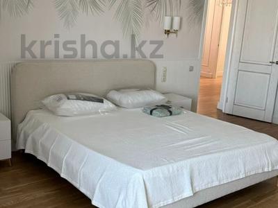 4-комнатная квартира · 160 м² · 4/8 этаж, Кабанбай Батыра 13 за 1 млн 〒 в Астане, Есильский р-н