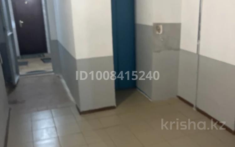 3-комнатная квартира · 60 м² · 8/9 этаж, мкр 11 101 за 130 000 〒 в Актобе — фото 2