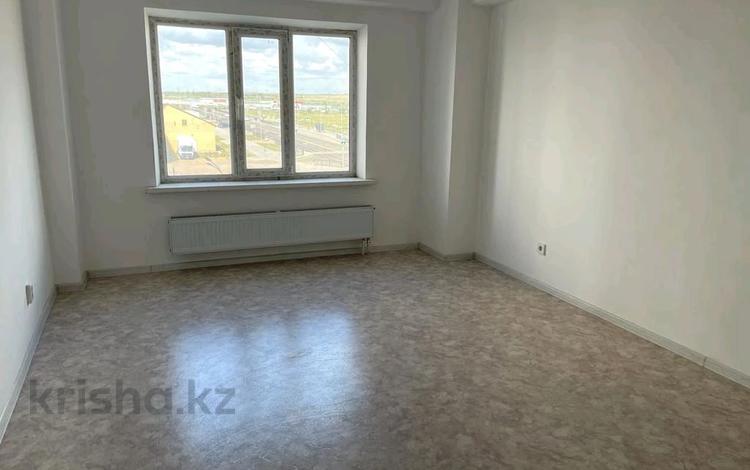 2-комнатная квартира, 63 м², 4/25 этаж помесячно, Бауыржана Момышулы 26/2 за 120 000 〒 в Караганде, Казыбек би р-н — фото 2