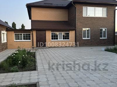 Жеке үй · 8 бөлме · 340 м² · 17 жүзд., Воин интернационалистов 2, бағасы: 130 млн ₸ в Уральске