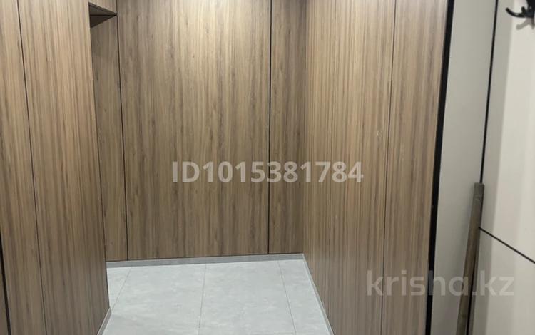 Офисы, кабинеты и рабочие места · 56 м² за 400 000 ₸ в Семее — фото 2