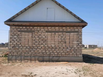 Отдельный дом · 3 комнаты · 250 м² · 8 сот., 20 мкр 7 за 8 млн ₸ в Зарослом