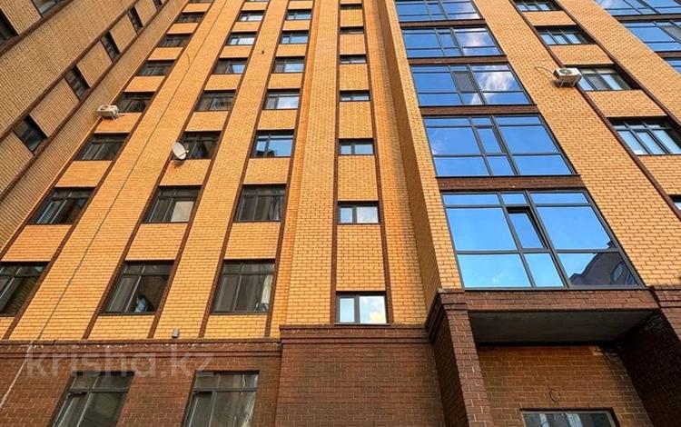 3-комнатная квартира · 80 м² · 8/9 этаж, Абулкасымова 84/1 за 34.5 млн ₸ в Кокшетау — фото 2