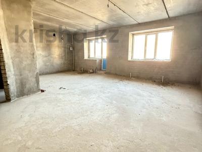 3-комнатная квартира · 102 м² · 3/5 этаж, мкр. Алтын орда за 19 млн 〒 в Актобе