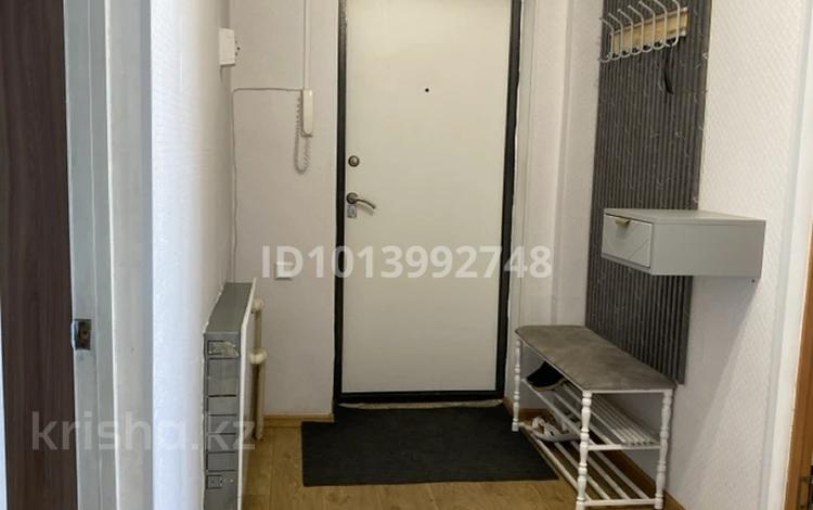 2-бөлмелі пәтер · 110 м² · 9/9 қабат, 10 Мик 21д, бағасы: 15 000 ₸ в Аксае — фото 2