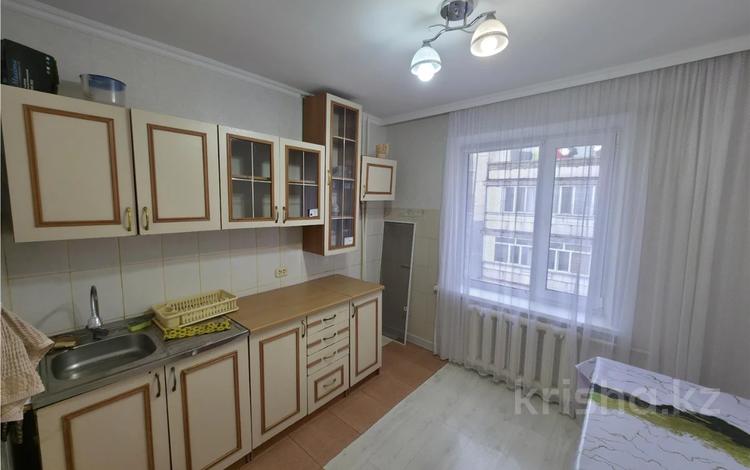3-бөлмелі пәтер · 61.2 м² · 8/9 қабат, Майкудук, восток 3, бағасы: 20 млн ₸ в Караганде, Алихана Бокейханова р-н — фото 2