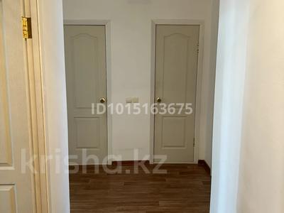 2-бөлмелі пәтер · 60 м² · 5/6 қабат, Сары Арқа ш/а , Исенова 85 — Рядом обл.акимат,ТШО, бағасы: 200 000 ₸ в Атырау, мкр Сары Арка