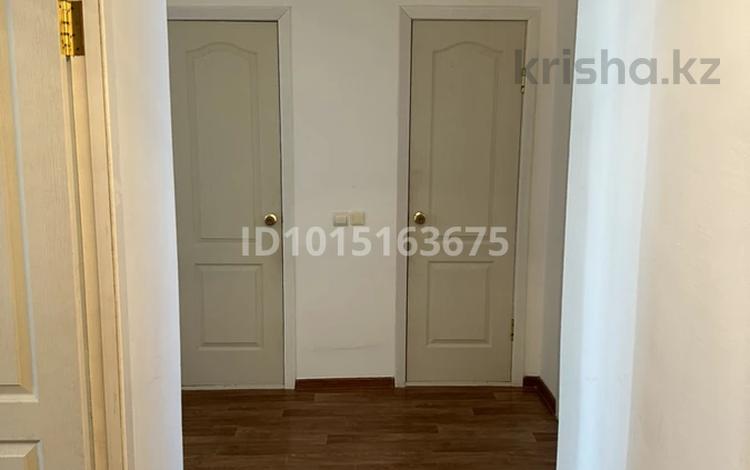 2-бөлмелі пәтер · 60 м² · 5/6 қабат, Сары Арқа ш/а , Исенова 85 — Рядом обл.акимат,ТШО, бағасы: 200 000 ₸ в Атырау, мкр Сары Арка — фото 2