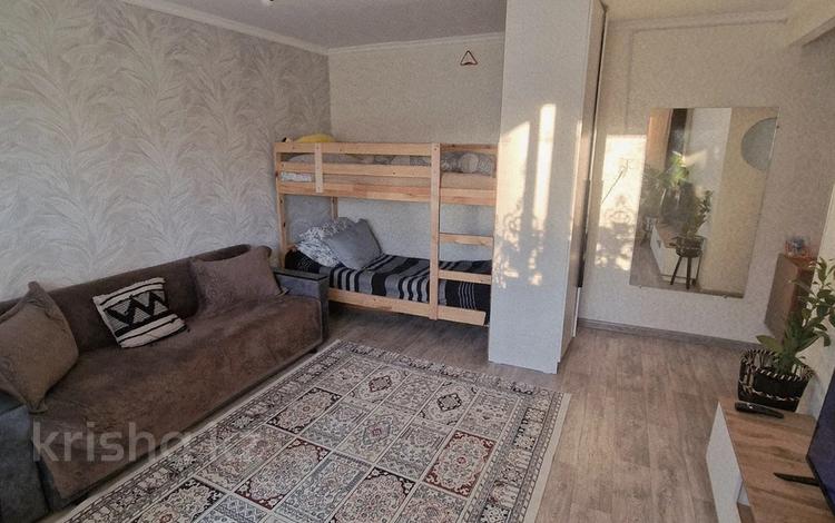 2-комнатная квартира · 48 м² · 1/3 этаж, Абая за 16.5 млн ₸ в Актобе, жилой массив Жилянка — фото 2