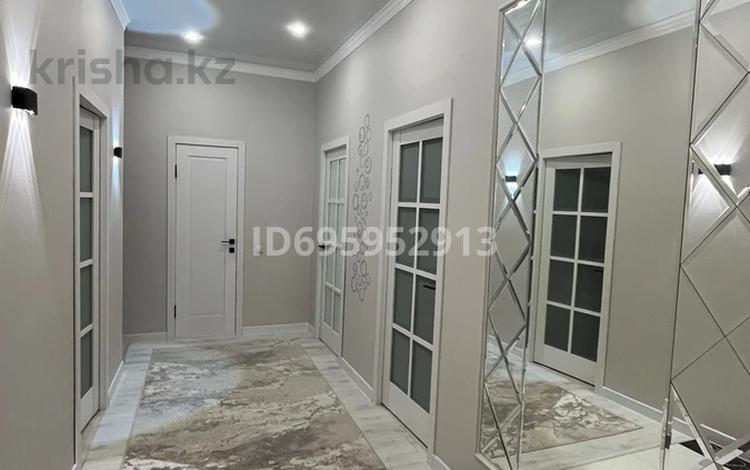 3-комнатная квартира · 100 м² · 7/7 этаж, 31-й мкр, 31а 7 за 34.5 млн ₸ в Актау — фото 2