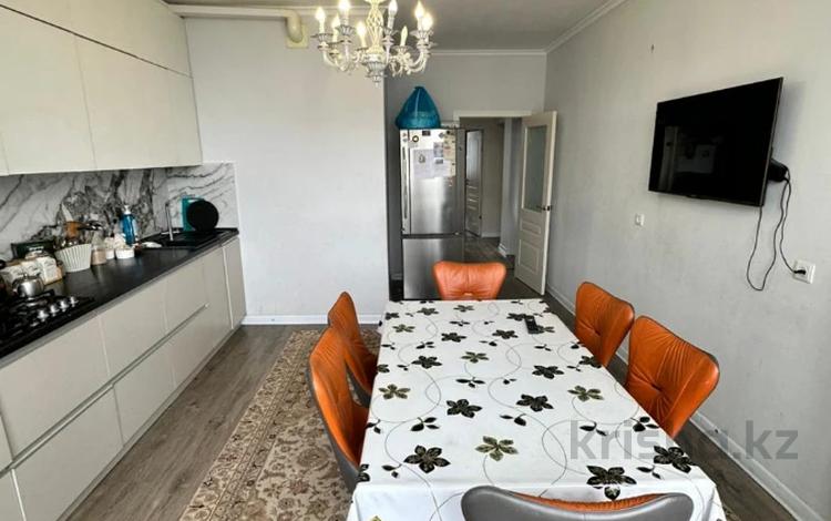 3-бөлмелі пәтер · 95.5 м² · 9/10 қабат, мкр Аксай-1А, бағасы: 49.9 млн ₸ в Алматы, Ауэзовский р-н — фото 2