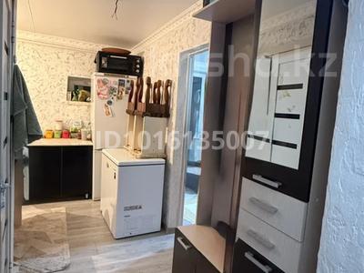 1-бөлмелі пәтер · 30 м² · 3/3 қабат, Сураншы батыр 8/24 — Жанар магазин, бағасы: 8 млн ₸ в Аксукенте