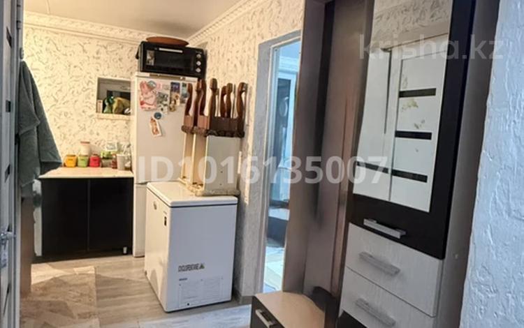 1-бөлмелі пәтер · 30 м² · 3/3 қабат, Сураншы батыр 8/24 — Жанар магазин, бағасы: 8 млн ₸ в Аксукенте — фото 3