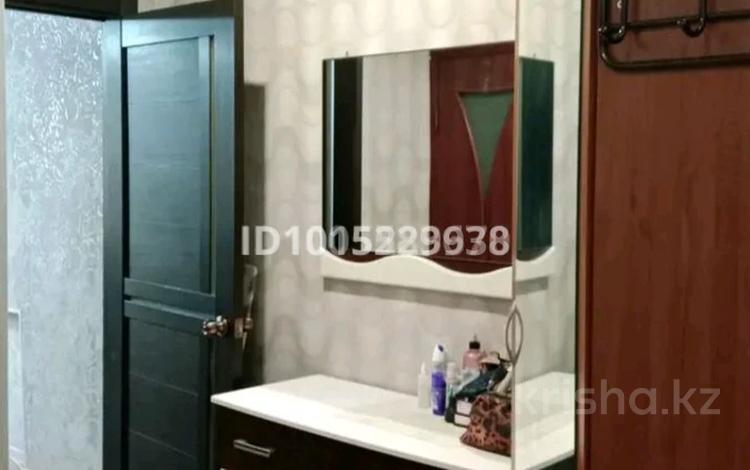 1-комнатная квартира · 30 м² · 2/5 этаж, мкр 4 2 за 120 000 ₸ в Уральске — фото 10
