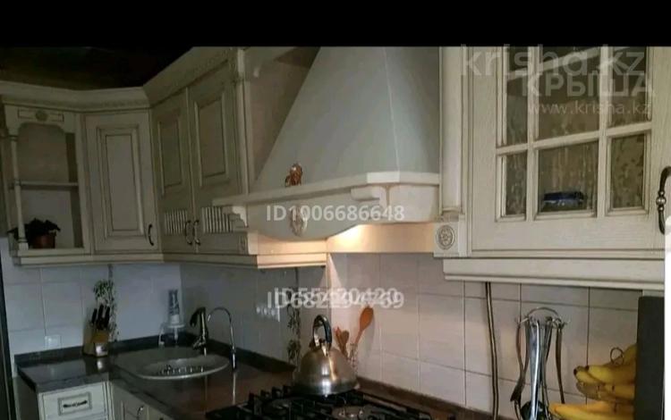 4-комнатная квартира · 100 м² · 5/5 этаж, 14-й мкр 26 за 28.8 млн 〒 в Актау — фото 2