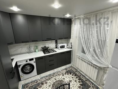 2-бөлмелі пәтер · 60 м² · 2/5 қабат, Восток , Север 113 — улица Жибек жолы., бағасы: 18 000 ₸ в Шымкенте, Аль-Фарабийский р-н