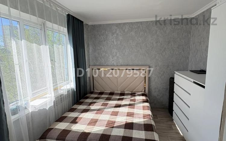 4-бөлмелі пәтер · 62 м² · 2/5 қабат, 15-й мкр. 3А, бағасы: 13 млн ₸ в Караганде — фото 2