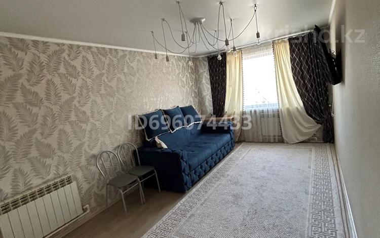 3-бөлмелі пәтер · 64 м² · 3/5 қабат, 18-шағынаудан 24 — Бабушкина, бағасы: 14.8 млн ₸ в Караганде, Алихана Бокейханова р-н — фото 2