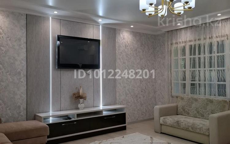 2-комнатная квартира · 61 м², ул. Желтоксан 3А за 18 000 ₸ в Шымкенте, Абайский р-н — фото 2
