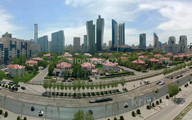 2-комнатная квартира · 60 м² · 10 этаж, Сарайшык 7 за 17 000 ₸ в Астане — фото 19