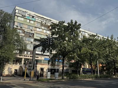 1-комнатная квартира · 54 м² · 2/8 этаж, проспект Достык 36 — Богенбай Батыра Золотой квадрат. Рядом гостиница Казахстан. за 13 000 ₸ в Алматы, Медеуский р-н