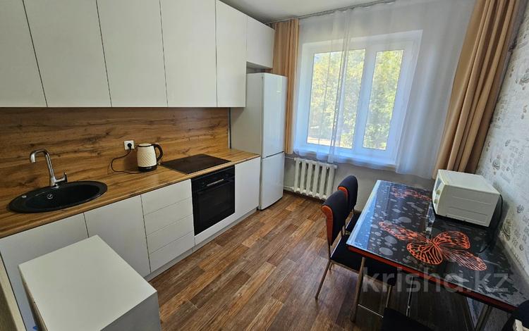 2-бөлмелі пәтер · 55.9 м² · 2/10 қабат, мкр Юго-Восток, 28й микрорайон 5, бағасы: 190 000 ₸ в Караганде, Казыбек би р-н — фото 3