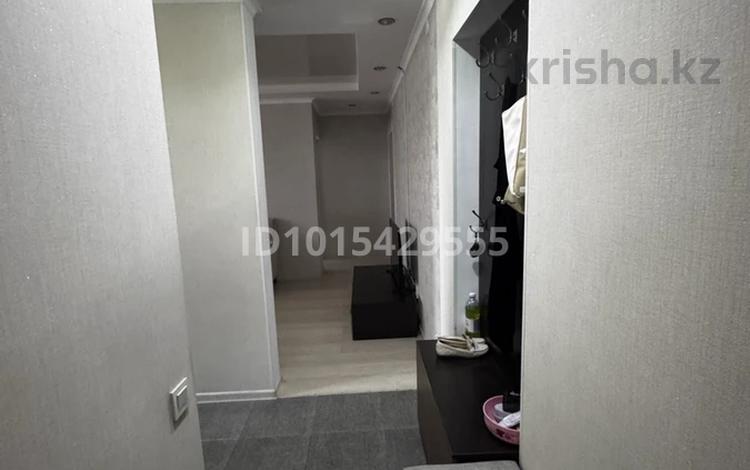 3-комнатная квартира · 60 м² · 2/5 этаж, Казыбек би 120 за 210 000 ₸ в Таразе — фото 2